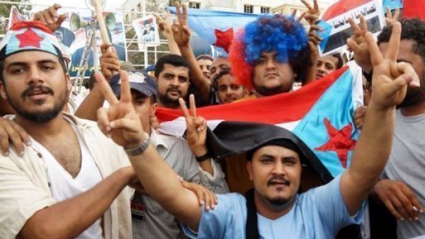 يمنيون جنوبيون في تظاهرة للمطالبة بالاستقلال في عدن
