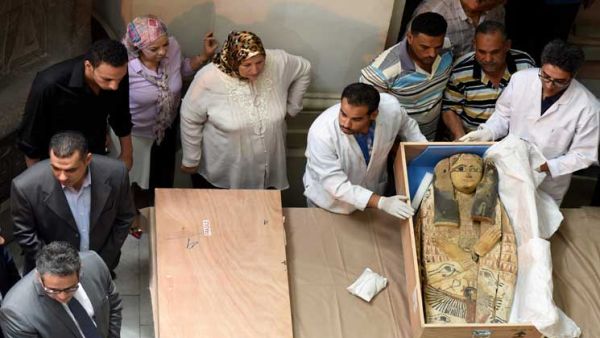مصر تسترد غطائي تابوتين أثريين من إسرائيل