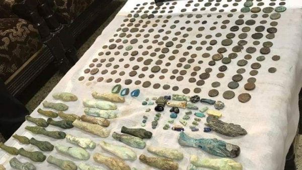 السلطات المصرية تضبط 336 قطعة أثرية قبل تهريبها