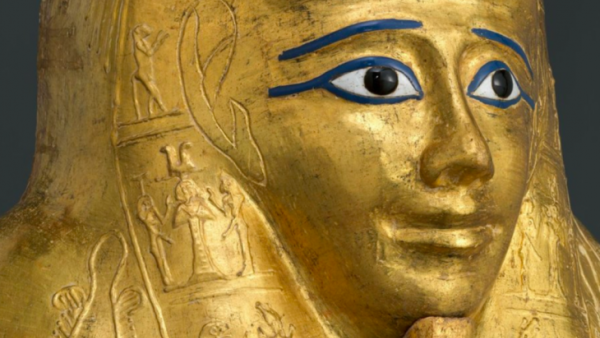 مصر تسترد تابوتا فرعونيا من متحف المتروبوليتان الأمريكي ويعود التابوت إلى الكاهن نجم عنخ ومصنوع من الخشب المغطى بالذهب

