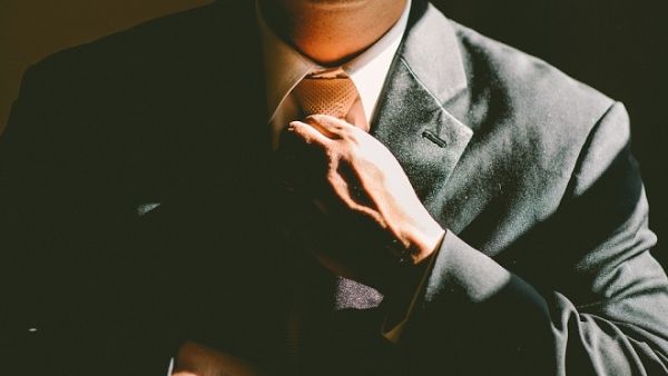You can't be a good salesperson unless you know the product you're representing. (Pixabay)
