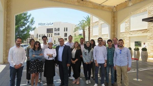خلال الحدث خلال الحدث