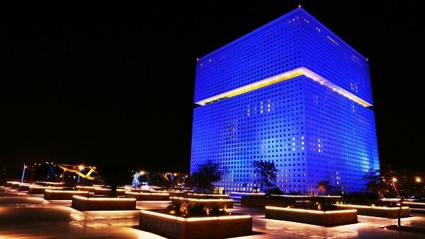 اكتسى المقر الرئيسي لمؤسسة قطر باللون الأزرق وذلك احتفاء باليوم العالمي للتوحد. 