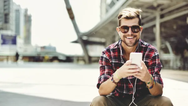 أناقة الرجل في الصيف لا تكتمل إلا بهذه الإكسسوارت الأربعة