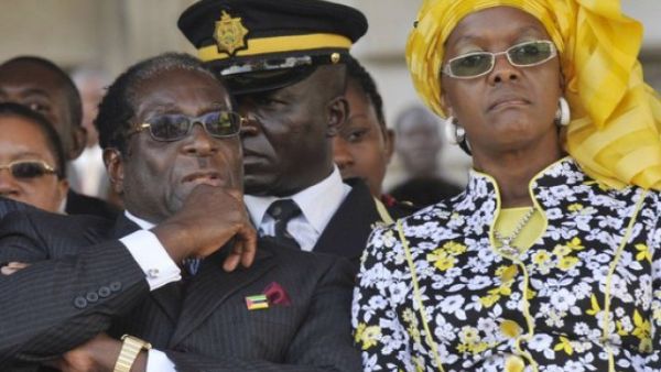 جريس كانت تسافر بجواز سفر عادي