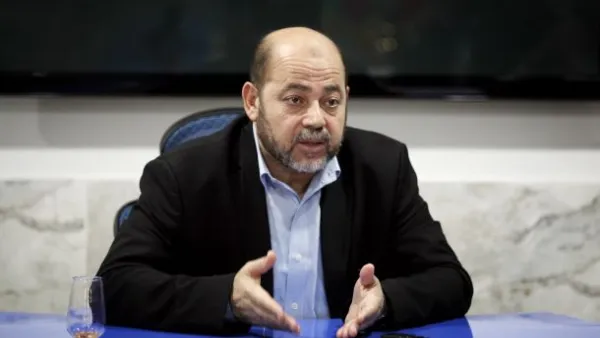 نصيحتي لكل من من يتابعه أن يلغي متابعته عبر الفيسبوك وتويتر،