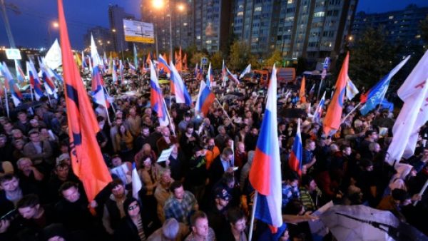  انصار المعارضة يتظاهرون في ضاحية موسكو