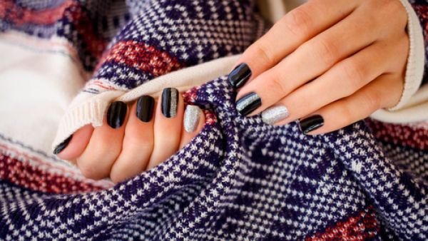 ألوان الخريف تبعاً لعارضة الأظافر الروسية Sveta Sanders