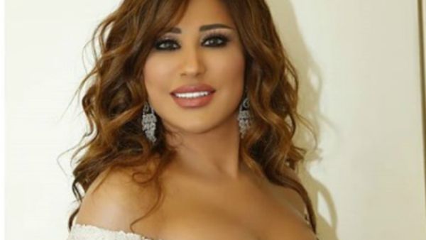 Najwa Karam asked media persona Rima Najim and TV presenter Nishan to stop filming and to enjoy her concert (Source: najwakram - Instagram)