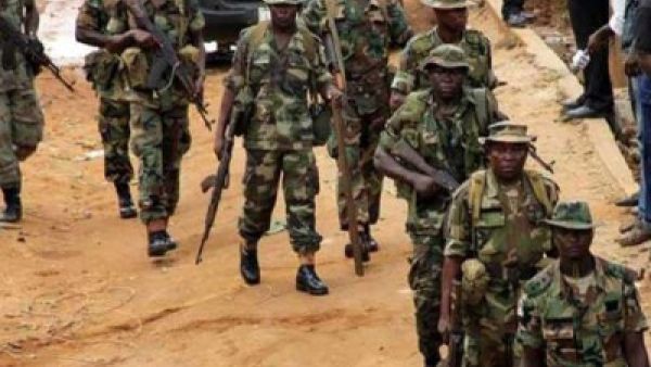 الجيش النيجيري دفن سرا جثث 347 شخصا بعد إشتباكات مع أعضاء من الشيعية - ارشيف