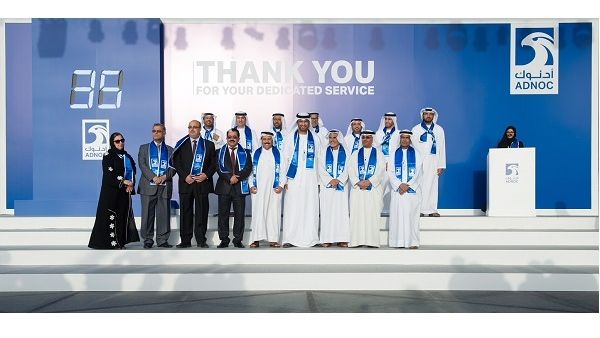 المكرمون عملوا في أدنوك لفترات تمتد من عشرة إلى أربعين عاماً. المكرمون عملوا في أدنوك لفترات تمتد من عشرة إلى أربعين عاماً.
