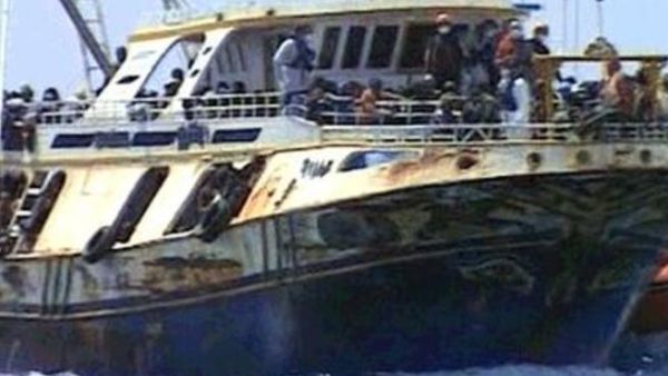 سفينة تقل مهاجرين غير شرعيين من ليبيا/ أرشيفية