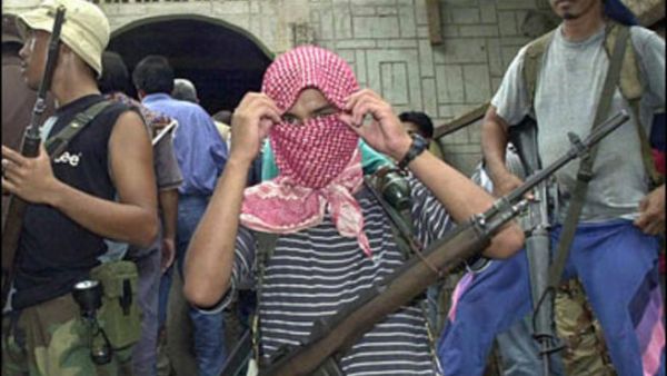 تعهد فصيل منشق باستمرار الكفاح المسلح لاستقلال المسلمين في مينداناو تعهد فصيل منشق باستمرار الكفاح المسلح لاستقلال المسلمين في مينداناو