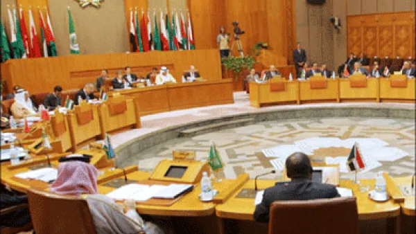 بدأ توافد وزراء الخارجية العرب على القاهرة السبت للمشاركة في فعاليات الدورة