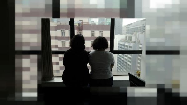 السعوديتان الفارتان الى هونج كونج