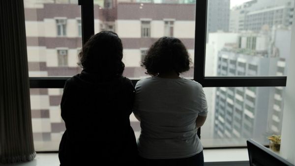 تختبئان في هونج كونج منذ نحو ستة أشهر