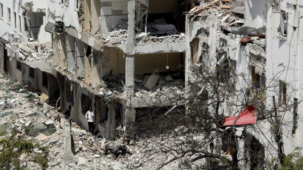 موقع تفجير انتحاري في مقديشو يوم الخميس
