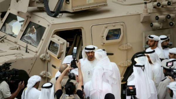 ولي عهد ابو ظبي الشيخ محمد بن زايد ال نهيان خلال افتتاح معرض ايدكس الدفاعي في العاصمة الاماراتية
