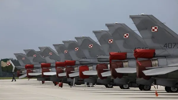 إرسال 4 طائرات من طرازF-16 ، و150 عسكريا بولنديا إلى الكويت 