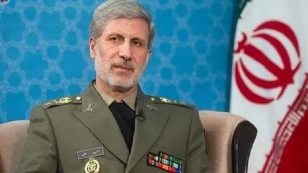 وزير الدفاع الإيراني العميد أمير حاتمي