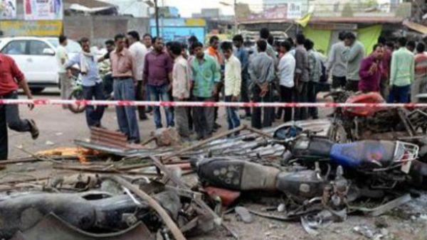 انفجار مواد ناسفة مخزنة بشكل غير قانوني يتسبب بمقتل 88 شخصا