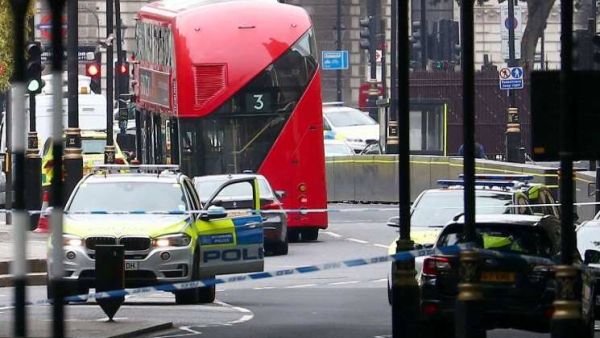 توجيه الاتهام يأتي بعدما دهس خاطر بسيارته مجموعة من المارة كانوا واقفين خارج البرلمان