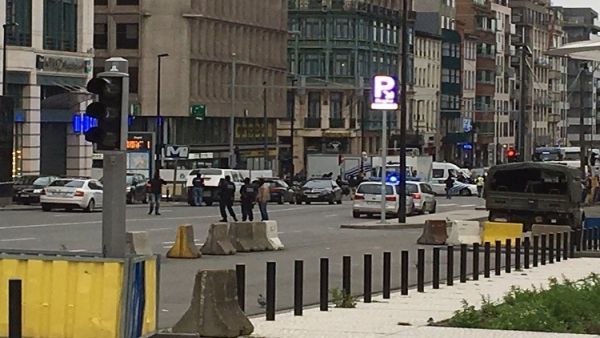 القبض على شخص هدد بتفجير حزام ناسف في مركز تجاري ببروكسل
