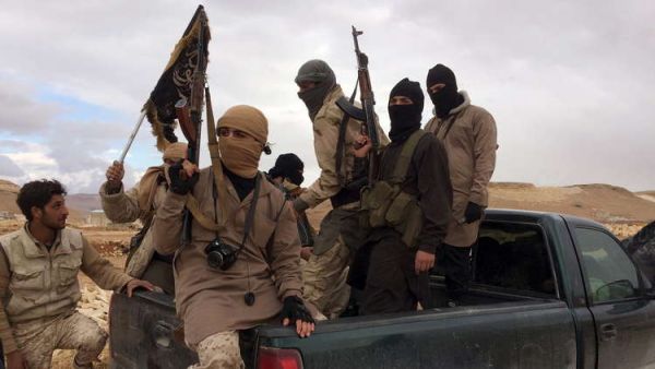 القيادات الميدانية للمسلحين تعمل على إعادة هيكلة الفصائل الحليفة لـ"هيئة تحرير الشام"