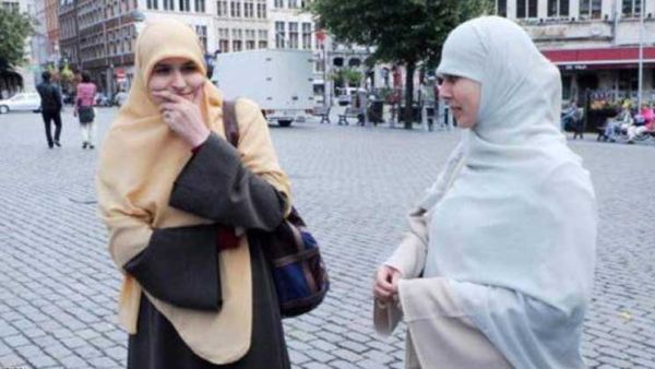 يمكن لأصحاب العمل في أوروبا، حظر الحجاب أثناء ساعات العمل