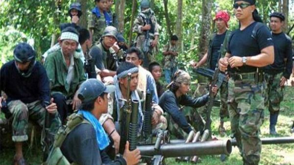 القوات الفلبينية تصعد من هجماتها لطرد المتمردين من معاقلهم في جزيرتي سولو وباسيلان