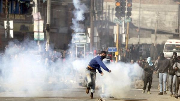 كشمير منقسمة لجزئين، أحداهما يخضع لحكم الهند والآخر لحكم باكستان