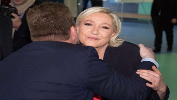 زعيمة حزب "التجمع الوطني" الفرنسي اليميني ماري لوبان