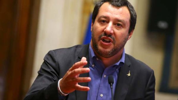 وزير الداخلية الايطالي زعيم حزب الرابطة اليميني المتطرف ماتيو سالفيني