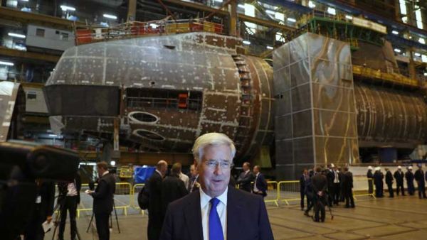  وزير الدفاع البريطاني مايكل فالون