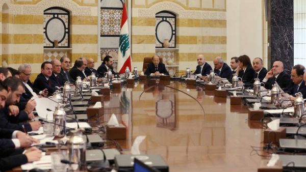  الرئيس اللبناني عون يترأس اجتماعا للحكومة اللبنانية الجديدة