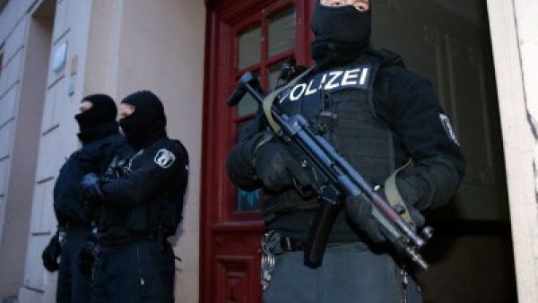 عناصر من الأمن الألماني