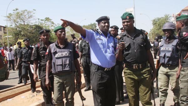 المخطوفون متعاقدون مع شركة لافارج أفريكا للأسمنت 