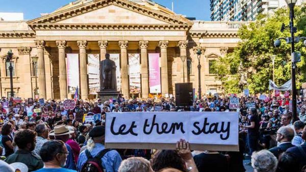 مظاهرة ضد مشروع قانون يمنع مدى الحياة منح تأشيرات للاجئين