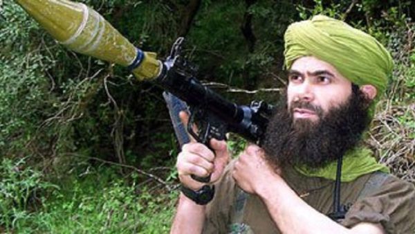 مقاتل من تنظيم القاعدة