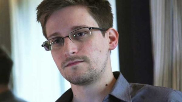 المتعاقد السابق مع وكالة الأمن القومي الأمريكية إدوارد سنودن 