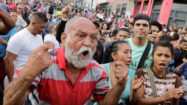 احتجاجات في مدينة كومانا التابعة لولاية سوكري