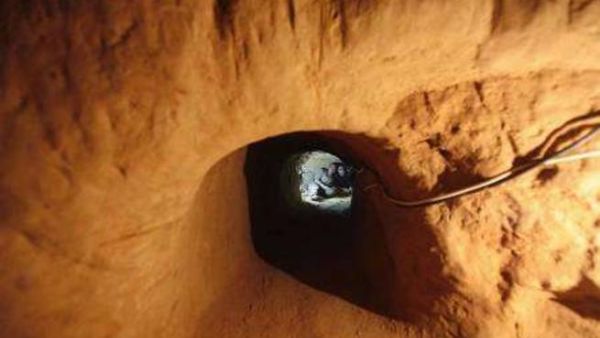 فوهة النفق تتعدى ثلاثة أمتار