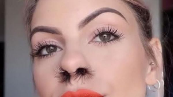 شعر الأنف الاصطناعي