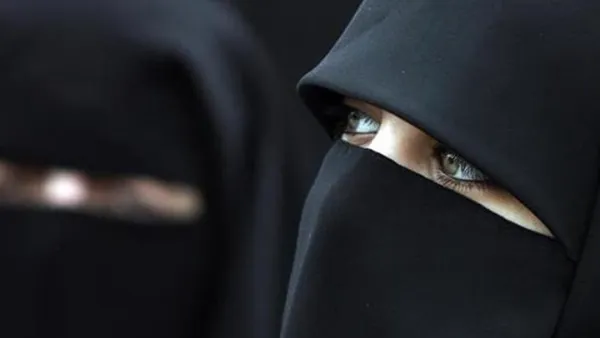 قبل حوالي 5 أشهر، صادق مجلس الشيوخ الهولندي على قانون حظر ارتداء النقاب بعد سنوات من الجدل