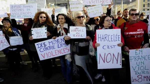 تعاني امرأة واحدة من بين كل 6 نساء وواحد من بين 25 رجلا من ممارسة الجنس القسري 