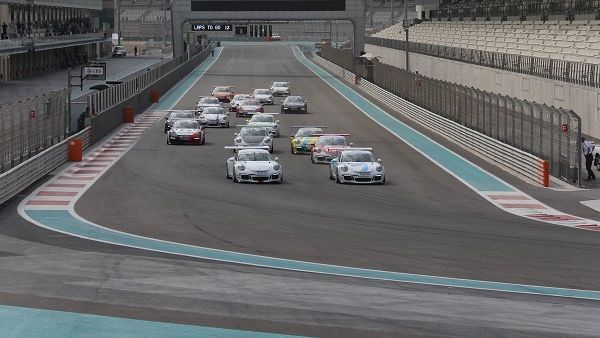 يعود تحدي كأس بورشه جي تي 3 الشرق الأوسط في الجولة الرابعة لحلبة ياس مارينا في أبوظبي يومي 2-3 فيراير 2018