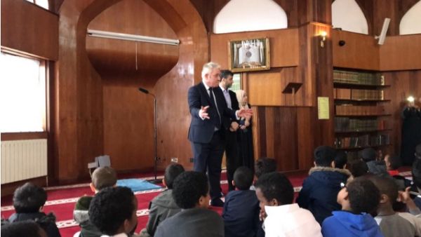 اعتبر كزبر بأن الزيارة " حملت رسائل طمأنة وتضامن للجالية المسلمة"