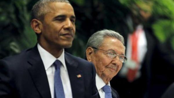 أوباما يختتم زيارته لكوبا باجتماع مع معارضين وحضور مباراة بيسبول مع كاسترو
