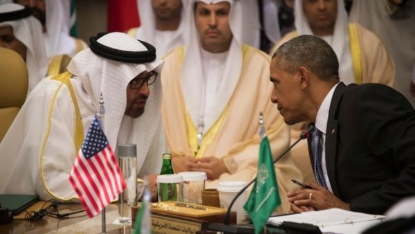 US President Barack Obama speaks with Sheikh Mohammed bin Zayed al-Nahyan (left), Crown Prince of Abu Dhabi, during the US-Gulf Cooperation Council Summit in Riyadh, on April 21, 2016. (AFP/Jim Watson) 