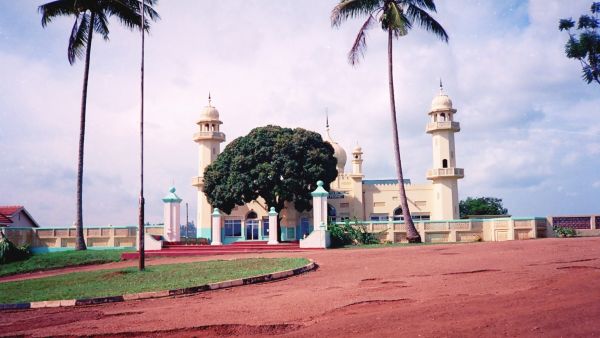 تعرف على البلد التي لا يتغير فيها ميعاد الإفطار والسحور